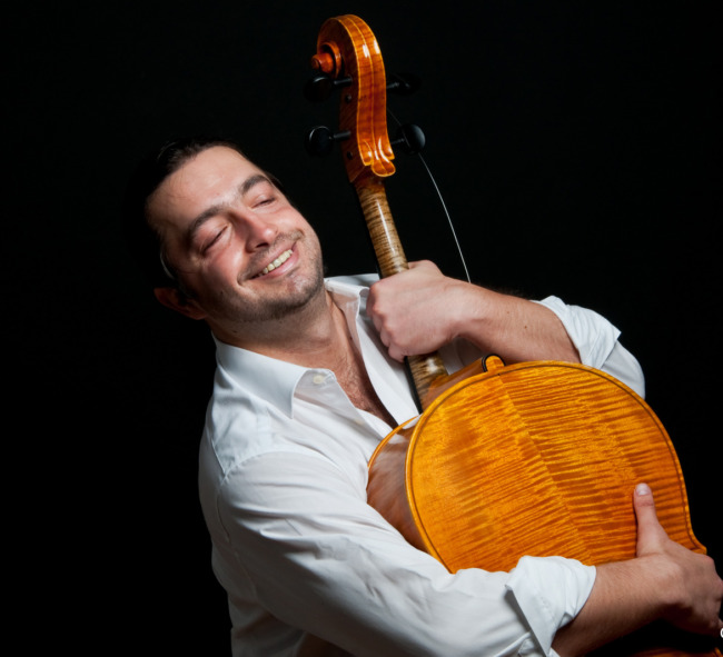 Adrian Naidin la violoncel